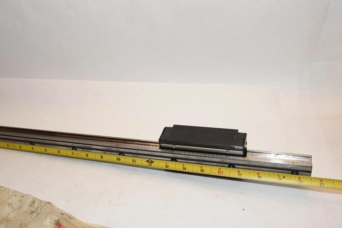 (NEW) THK HSR30LR1SS+520L 520mm Length 30mm Bar Width Linear Guide