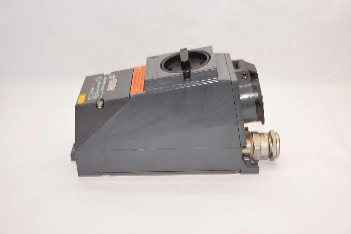 Used STAHL 8575/11 Receptacle Switch
