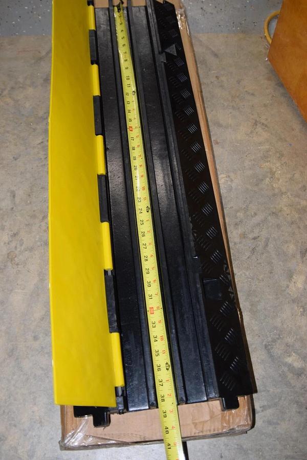 (NEW) CXRCY 38.5" x 12" LESSHATL00714YJ Cable Protector  Ramp