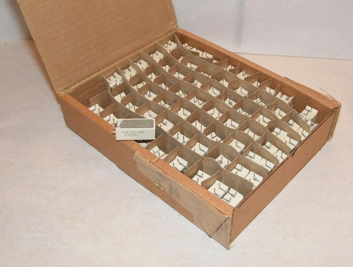 (NEW - BOX 77) NEW YORKER ELECTRONICS PWR103301J 3.3K 5% PWR10 Power Resistor
