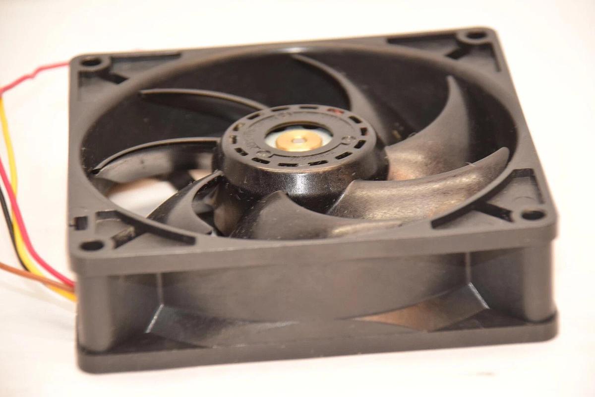 Used SANYO DENKI 9GA0924P4G03 24V 0.15A Cooling Fan