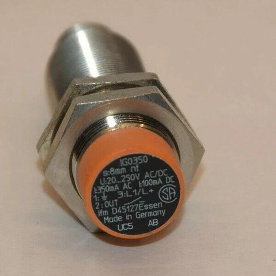 (NEW) EFECTOR IG0350 8mm 20-250V 100mA Proximity Sensor