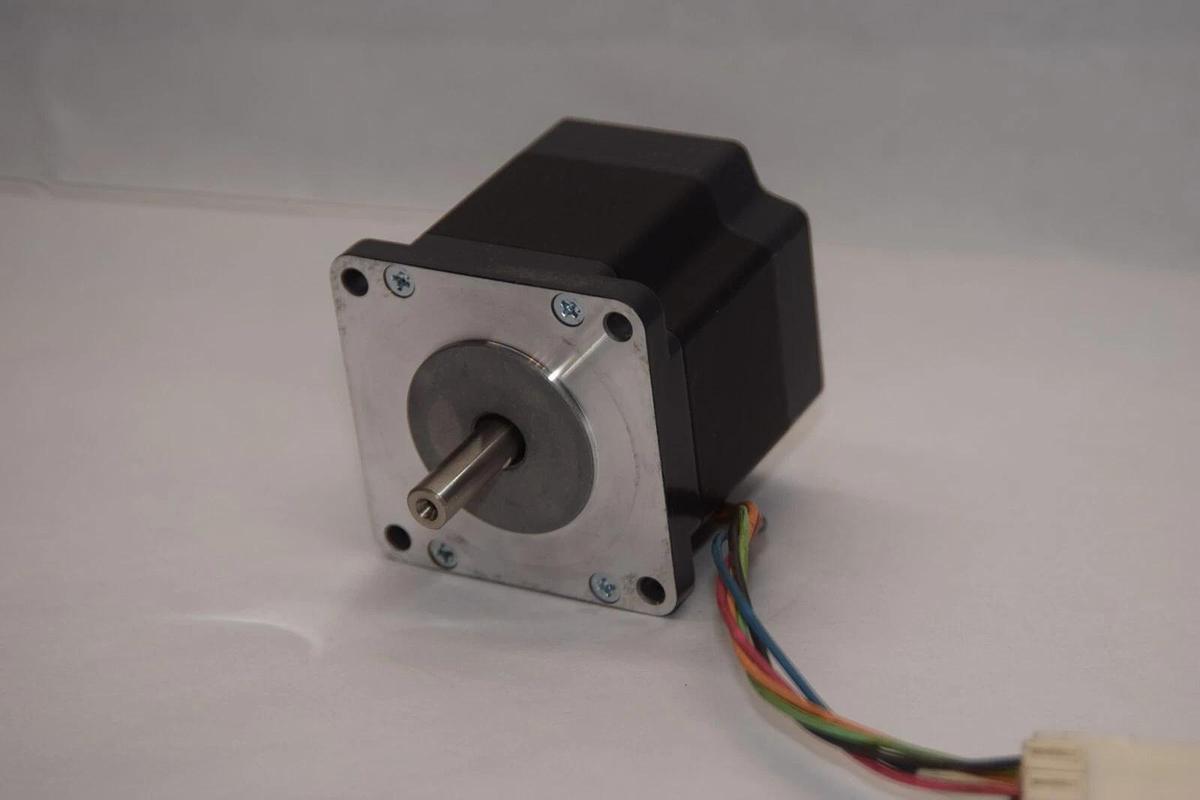 Used VEXTA ORIENTAL MOTOR A5954-9215K 1.9A 0.62Ω 5-Phase Stepping Stepper Motor