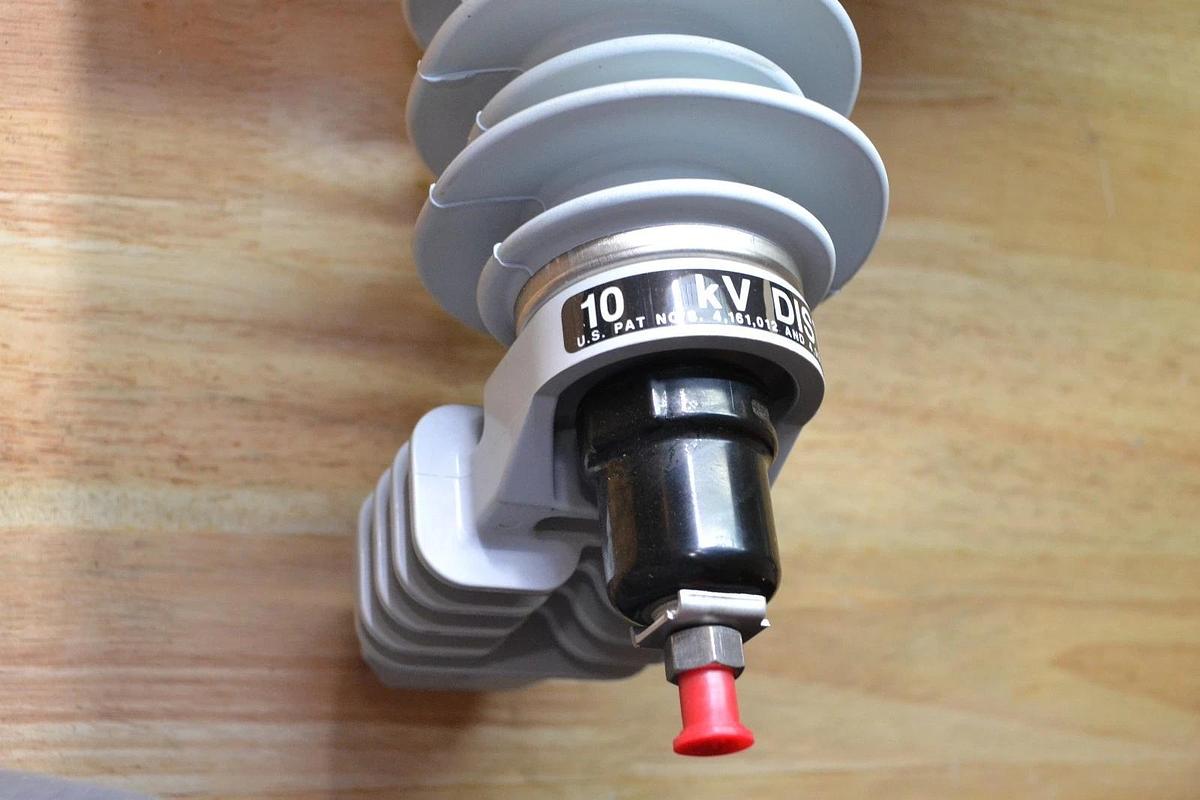 Joslyn 10kv ZQP Polymer Mov Arrester 8.4kv MC0V Distr Class 8154C0010J002 NEW