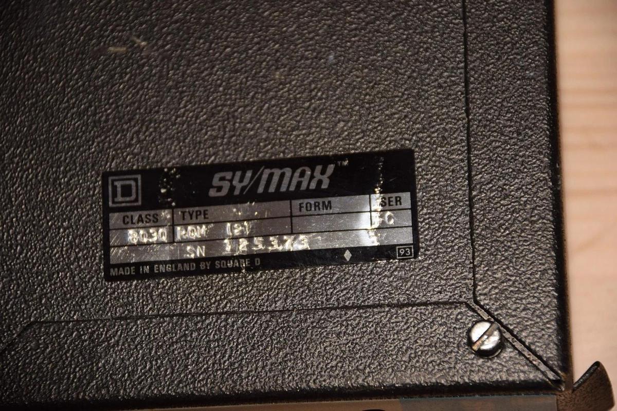 Used Square D Sy/Max Analog Output Module 8030 ROM-121 Ser B