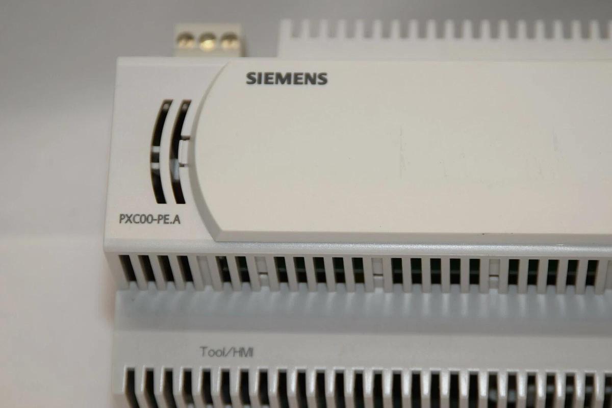 Used SIEMENS PXC00-PE96.A PXC00PE96A  PXC00-PE.A Controller 24v