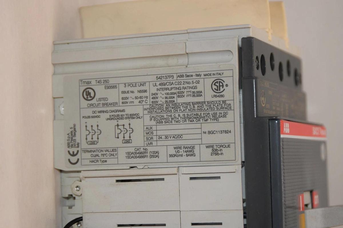 Used ABB SACE Tmax T4S 250 T4S250 3 Pole 250 Amp 250A 542137P3 E93565 Circuit Breaker
