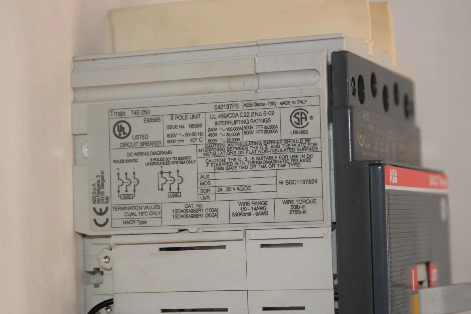 Used ABB SACE Tmax T4S 250 T4S250 3 Pole 250 Amp 250A 542137P3 E93565 Circuit Breaker
