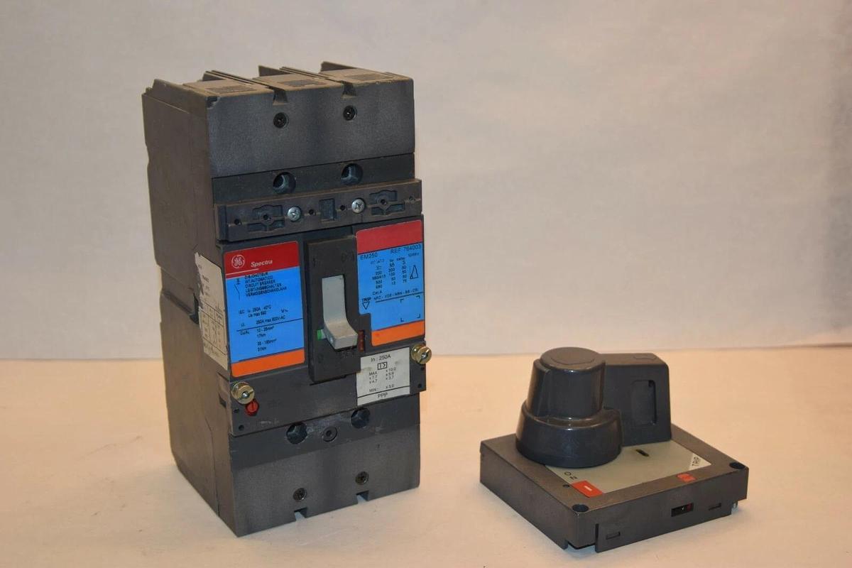 Used General Electric Spectra EM250 Circuit Breaker w Remote Switch EM 250 Amp A 250A