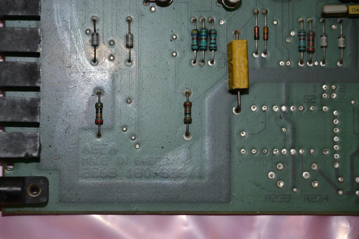 Used ABB ASEA CIRCUIT BOARD CARD YYT102F YYT 102F YT212001-AN/7 2669 180-586/1