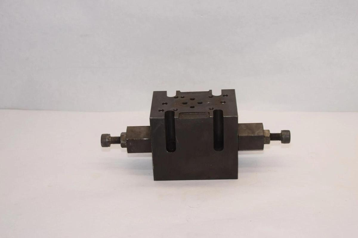 (NEW) PARKER D31VW1C4VYCF5689 75 , D1VW4CVYCF56 75 Hydraulic Valve