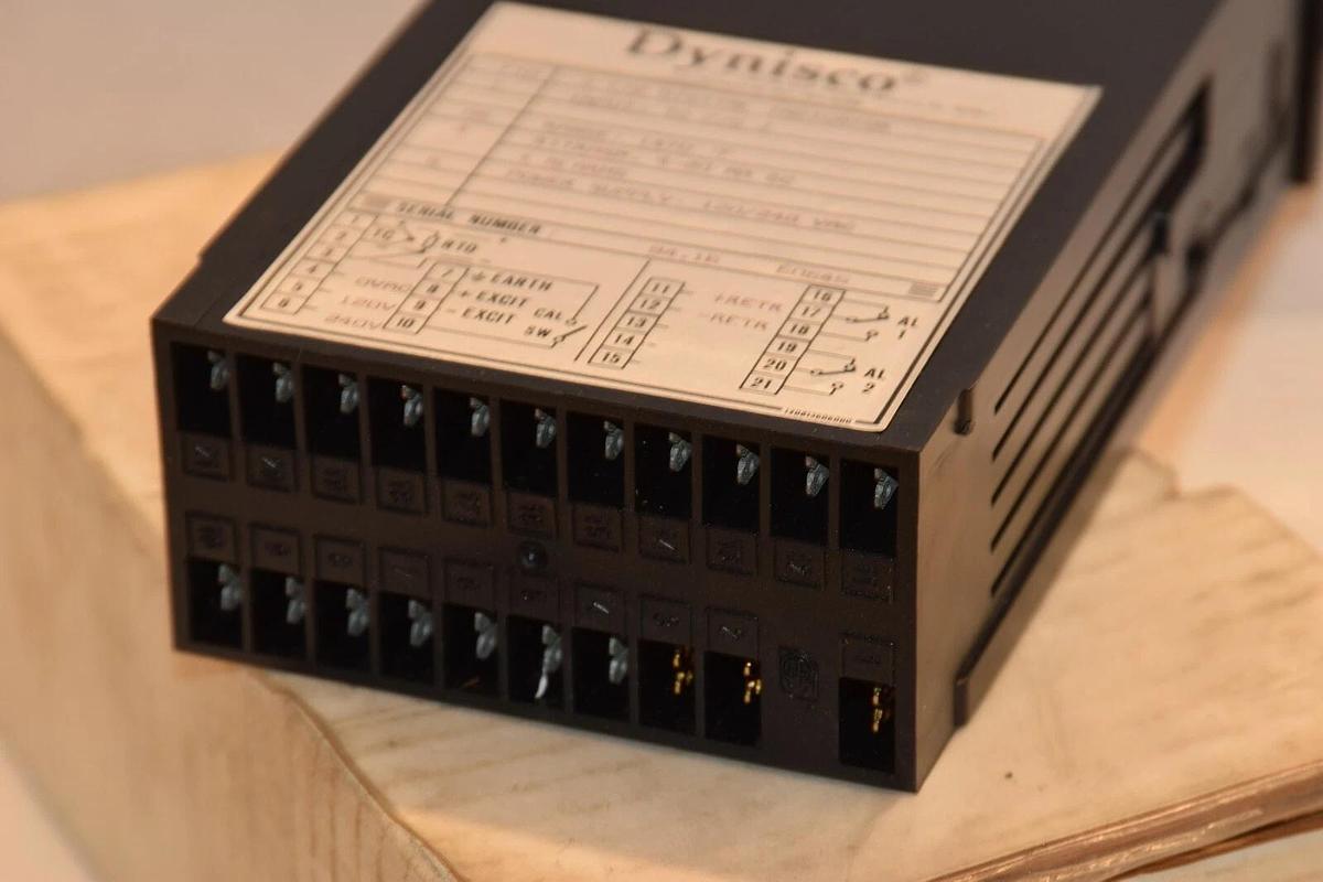 NEW DYNISCO FIH 310.536.DYN FIH310.536.DYN 120/24VAC DIGITAL INDICATOR