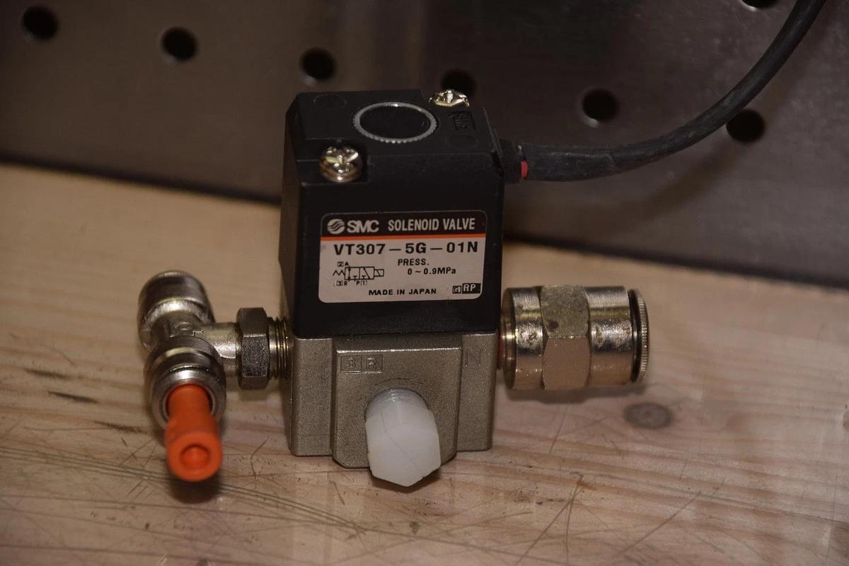 SMC  Pneumatic  Valve  VT307V-5G-01N 24VDC Coil