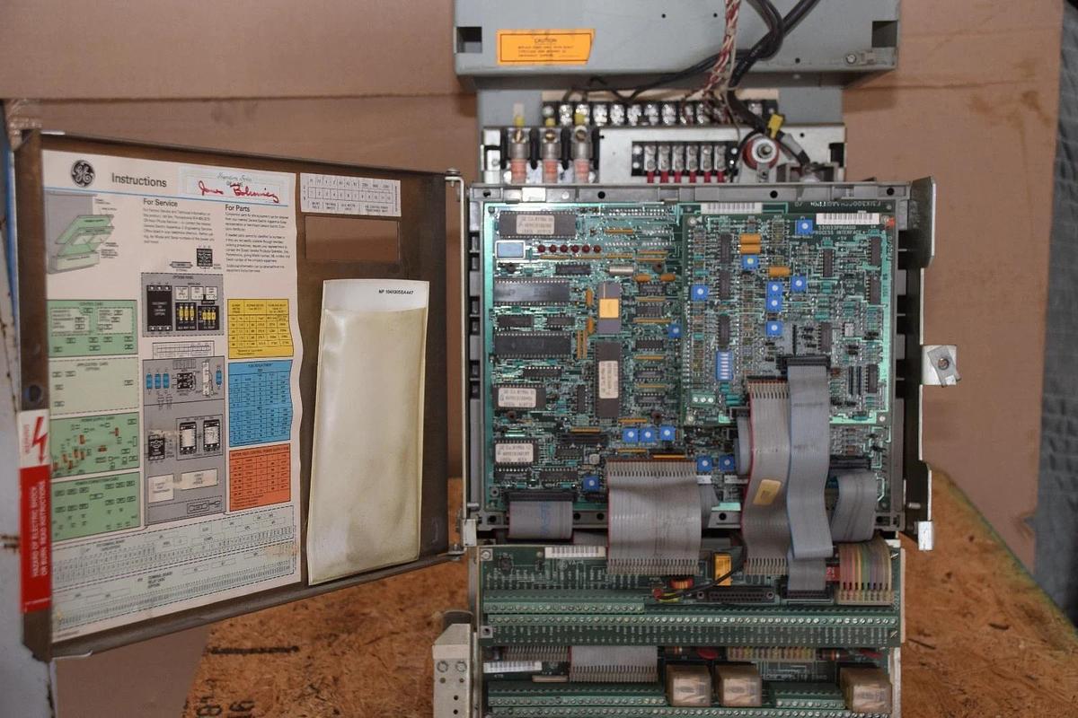 Used GE GENERAL ELECTRIC DC-300 Adjustable speed drive 5HP 5 HP 7VXAS057CD02