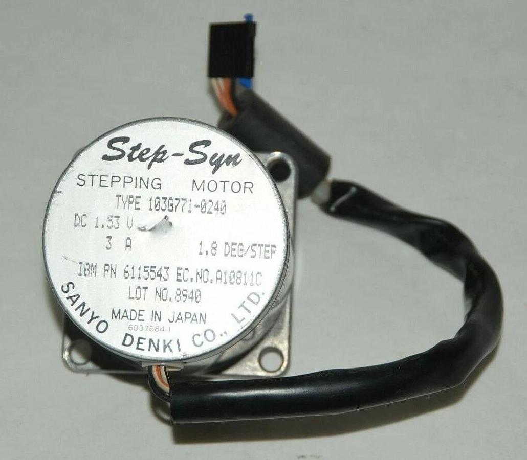 Used STEP-SYN / SANYO DENKI 103G771-0240 11F4003 1.53V 3A Stepping Motor