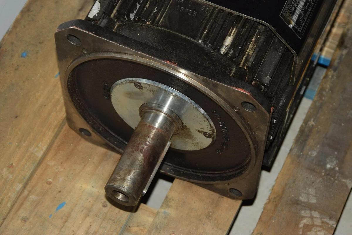 Used INDRAMAT INDUCTION MOTOR 2AD132D-B350B1-BD03-B2V1 2AD132-16725  22kW