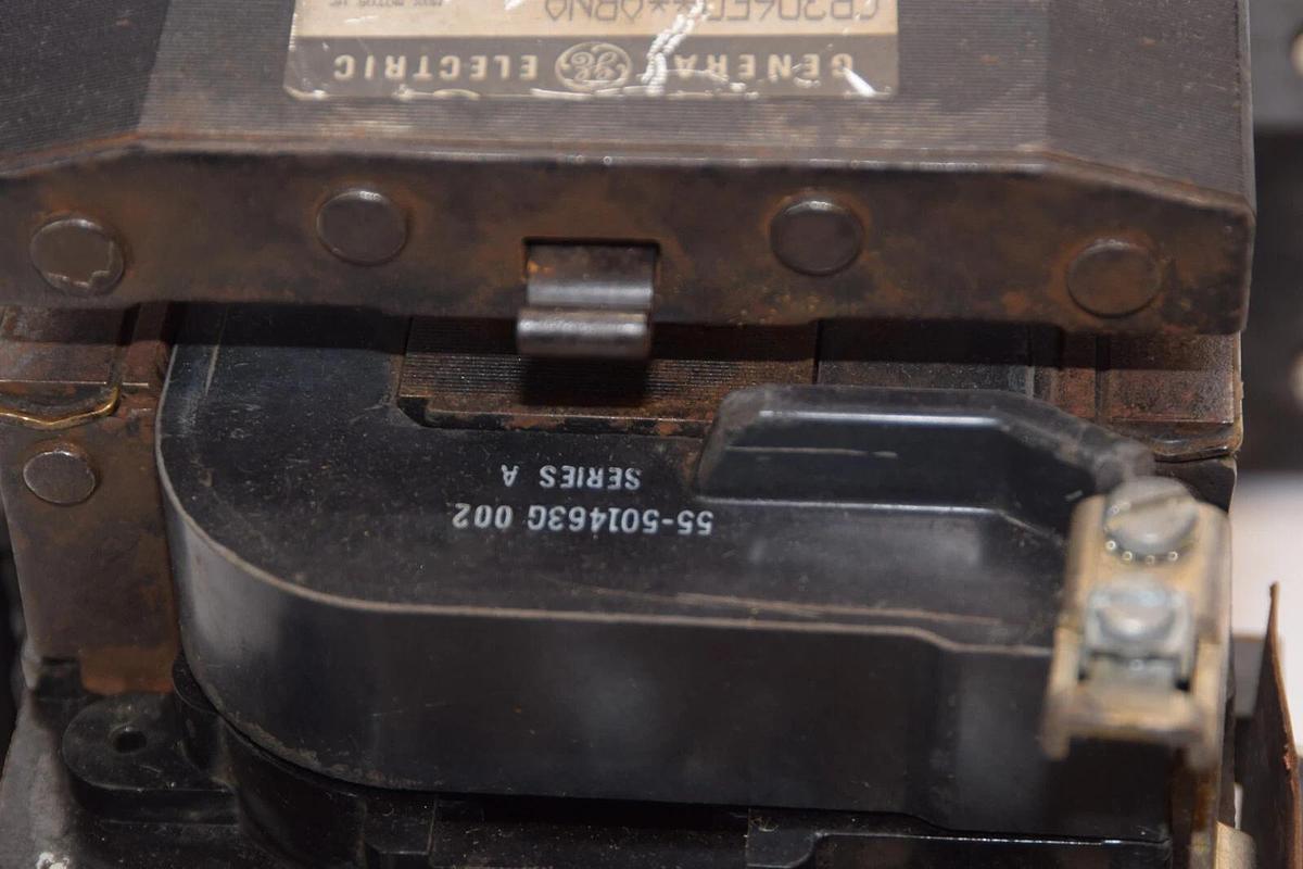 Used GE GENERAL ELECTRIC CR306F0**ABNA Size 4 Starter 120V Coil *Damaged Contact*