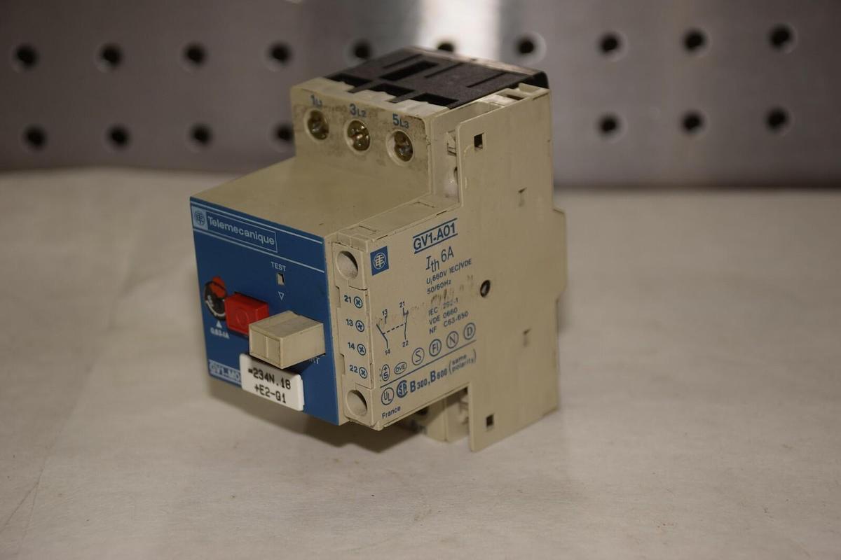 Used Telemecanique GV1-M05 W/GV1-A01 0,63-1A 660V 50/60Hz Manual Motor Starter