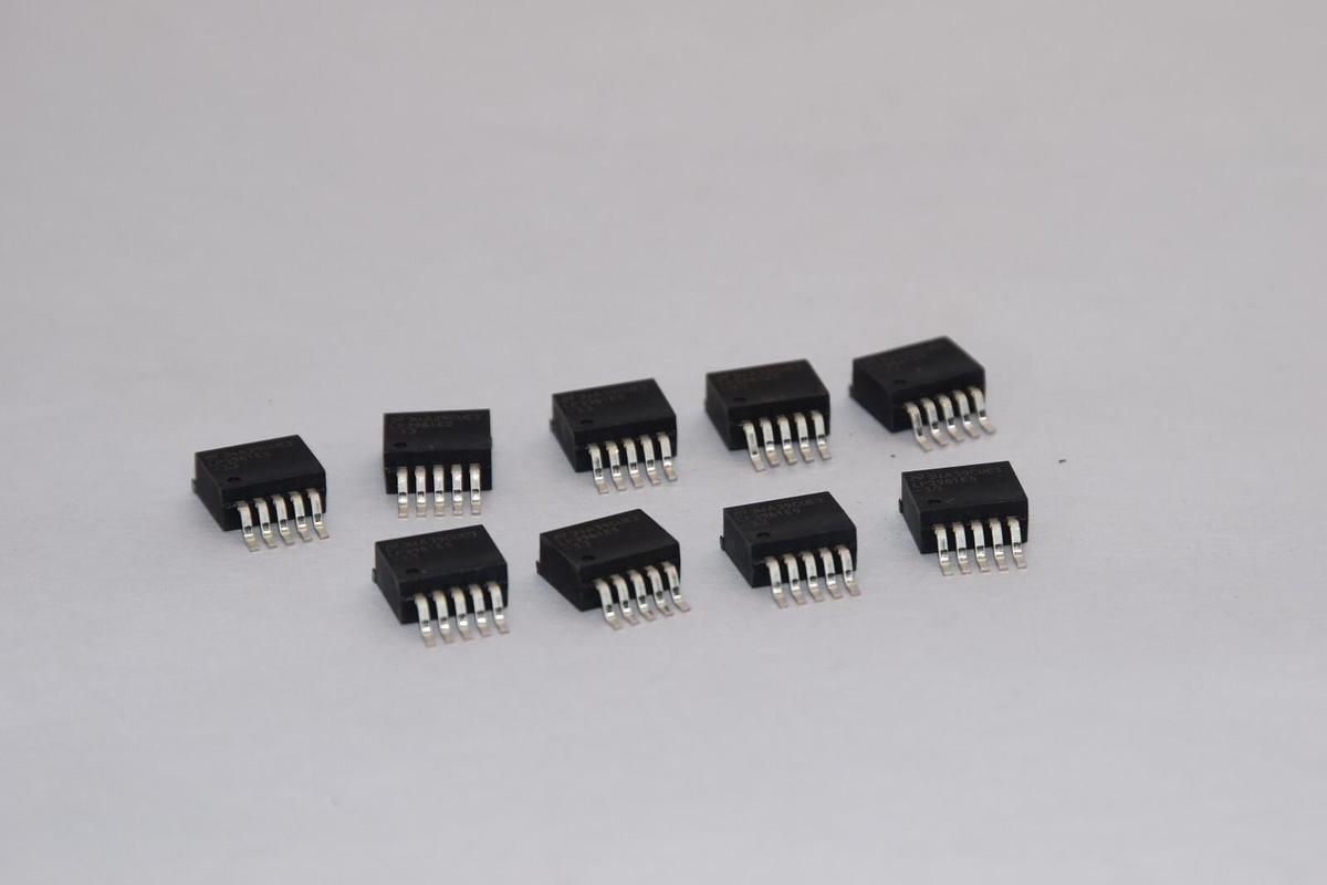 (NEW - Lot of 9) NATIONAL LP3961ES 34A39CUE3 10-Pin Integrated Circuit