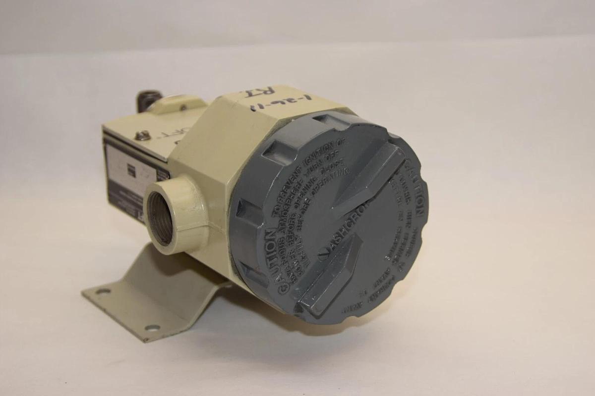 Used ASHCROFT PPDN7GGB25 15A 125/250/480Vac 1/2A 30 / 500psi Pressure Switch