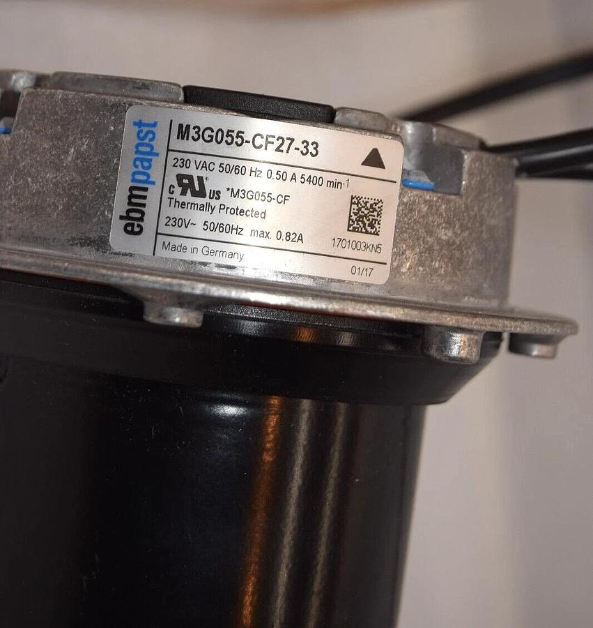 (NEW) EBMPAPST M3G055-CF27-33 , M3G055CF2733 230V 50/60Hz 0.82A Axial Fan