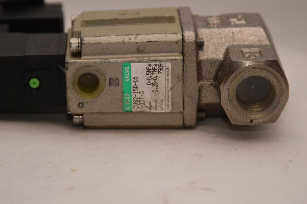 (NEW) CKD CVS2-15A-05-03T-3 0-0.5MPa / 0.25-0.7MPa 24V Coil Solenoid Valve