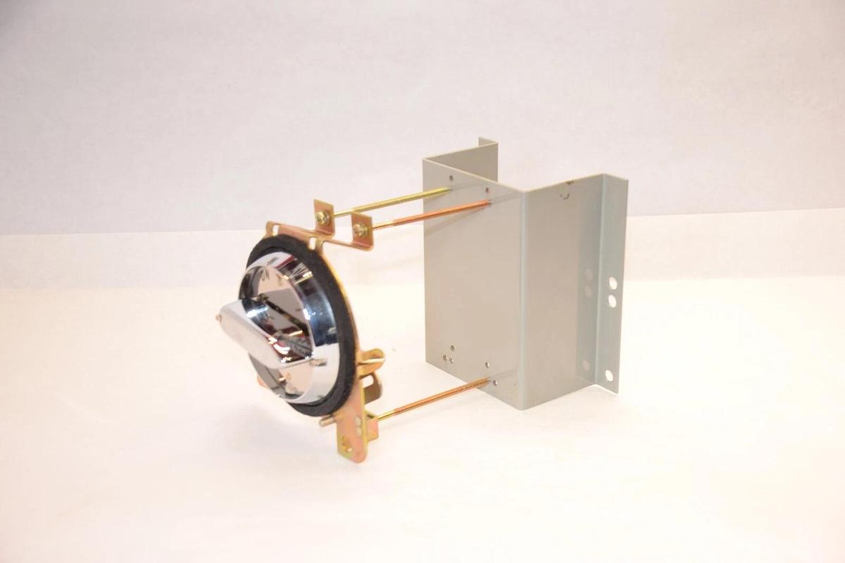 Used ITE 8910 Rotary On/Off Handle Switch for EF3 Style Circuit Breaker