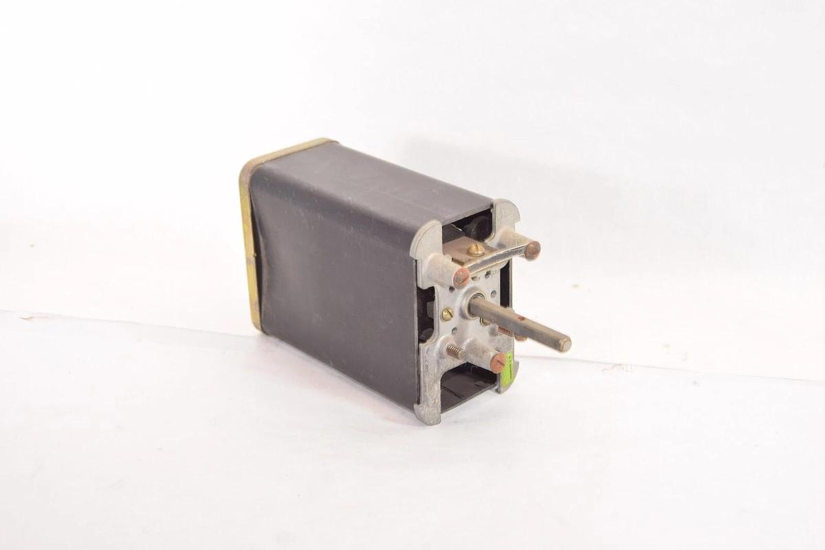 (NEW) GE GENERAL ELECTRIC 16SB9DB400SUM2Y Type SB-9 Switch *No Handle*