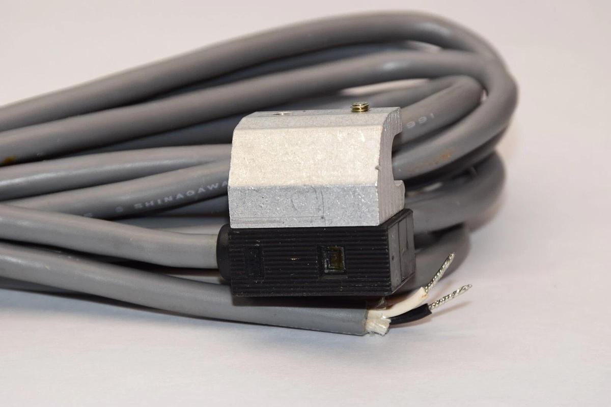 (NEW) SMC D-P74 DP74 Reed Sensor Switch