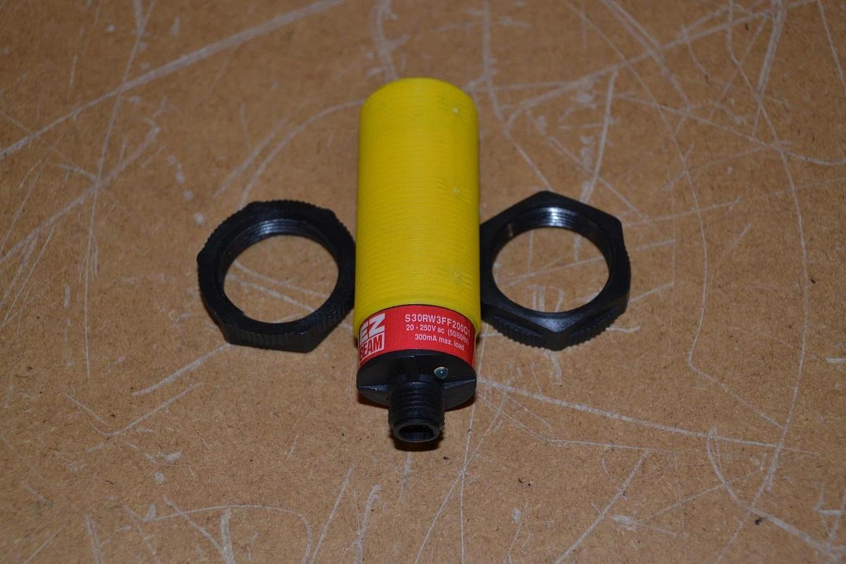 Used BANNER S30RW3FF200Q1 EZ-BEAM FIXED FIELD SENSOR
