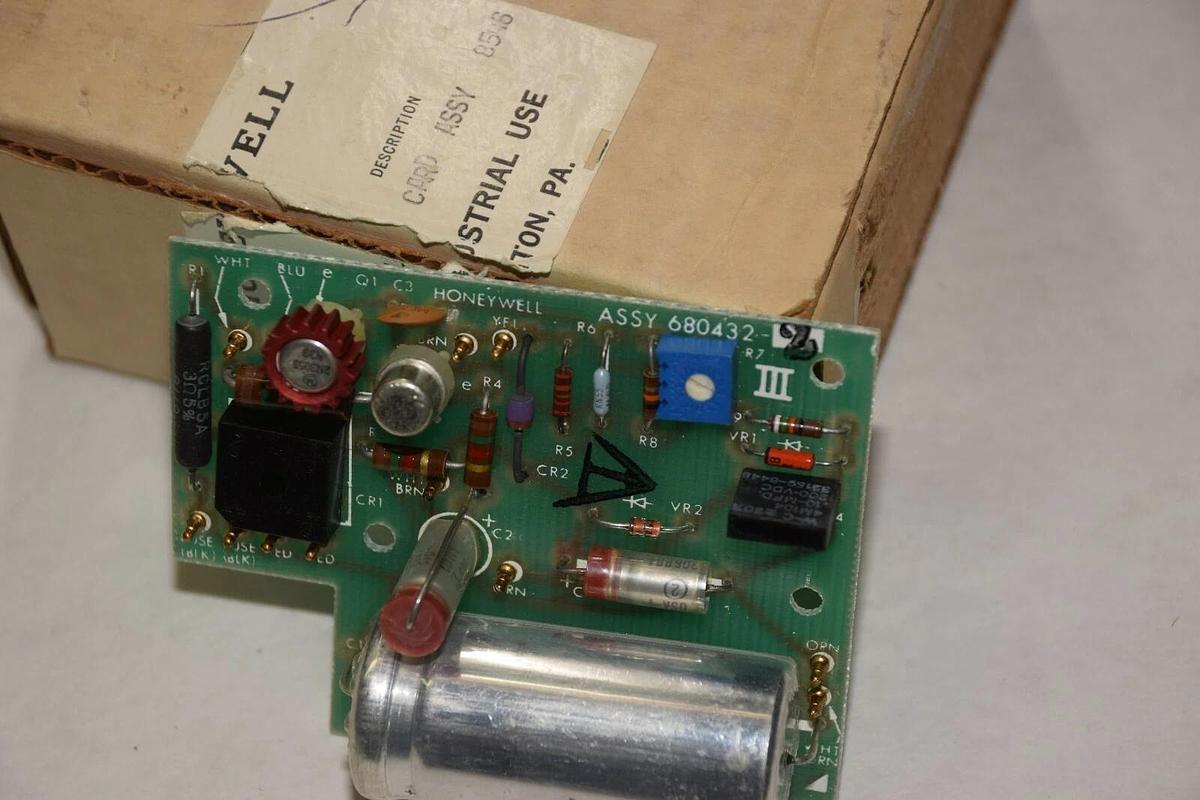 HONEYWELL 30680432 502 8546 CIRCUIT CARD ASSEMBLY NEW