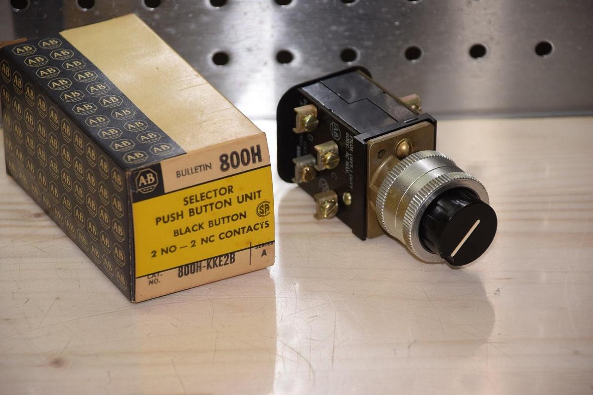 ALLEN BRADLEY 800H-KKE2B 800H KKE2B 800HKKE2B SER A  SELECTOR PUSH BUTTON NEW