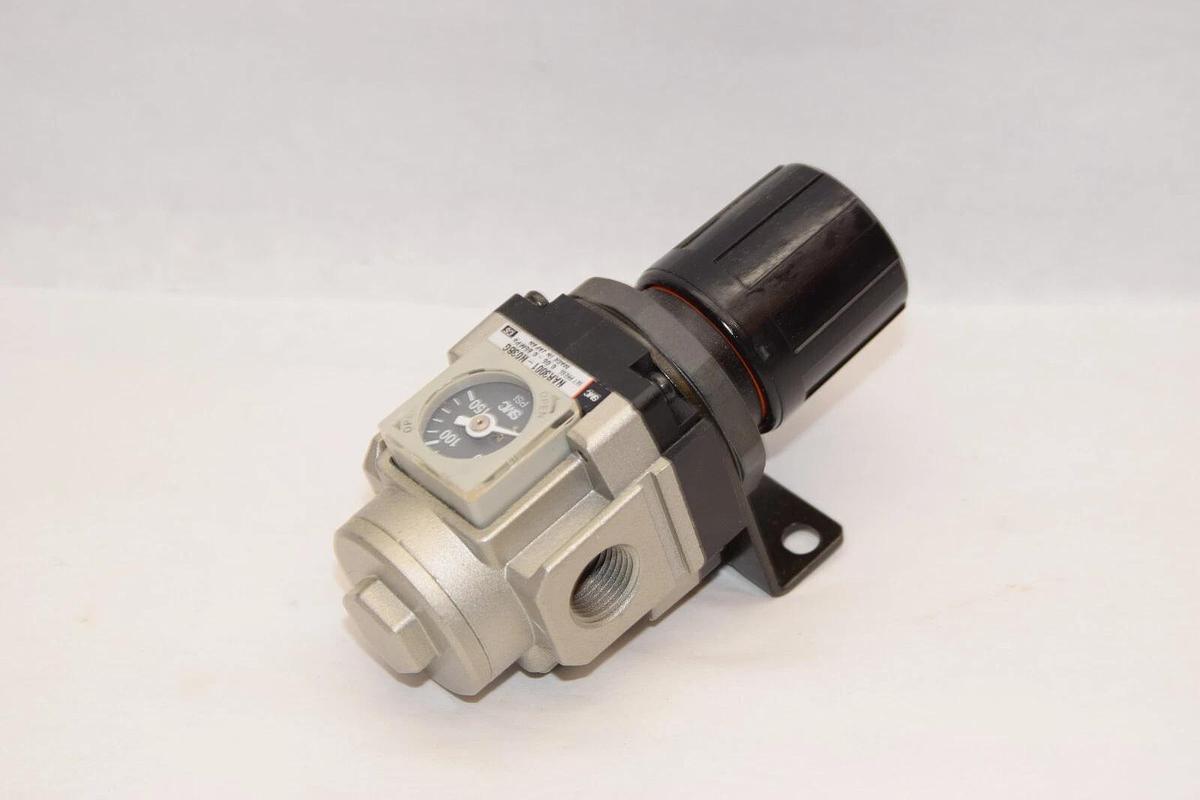 (NEW) SMC NAR3001-N03BG 0.05-0.85MPa Pneumatic Regulator W/Mounting Bracket