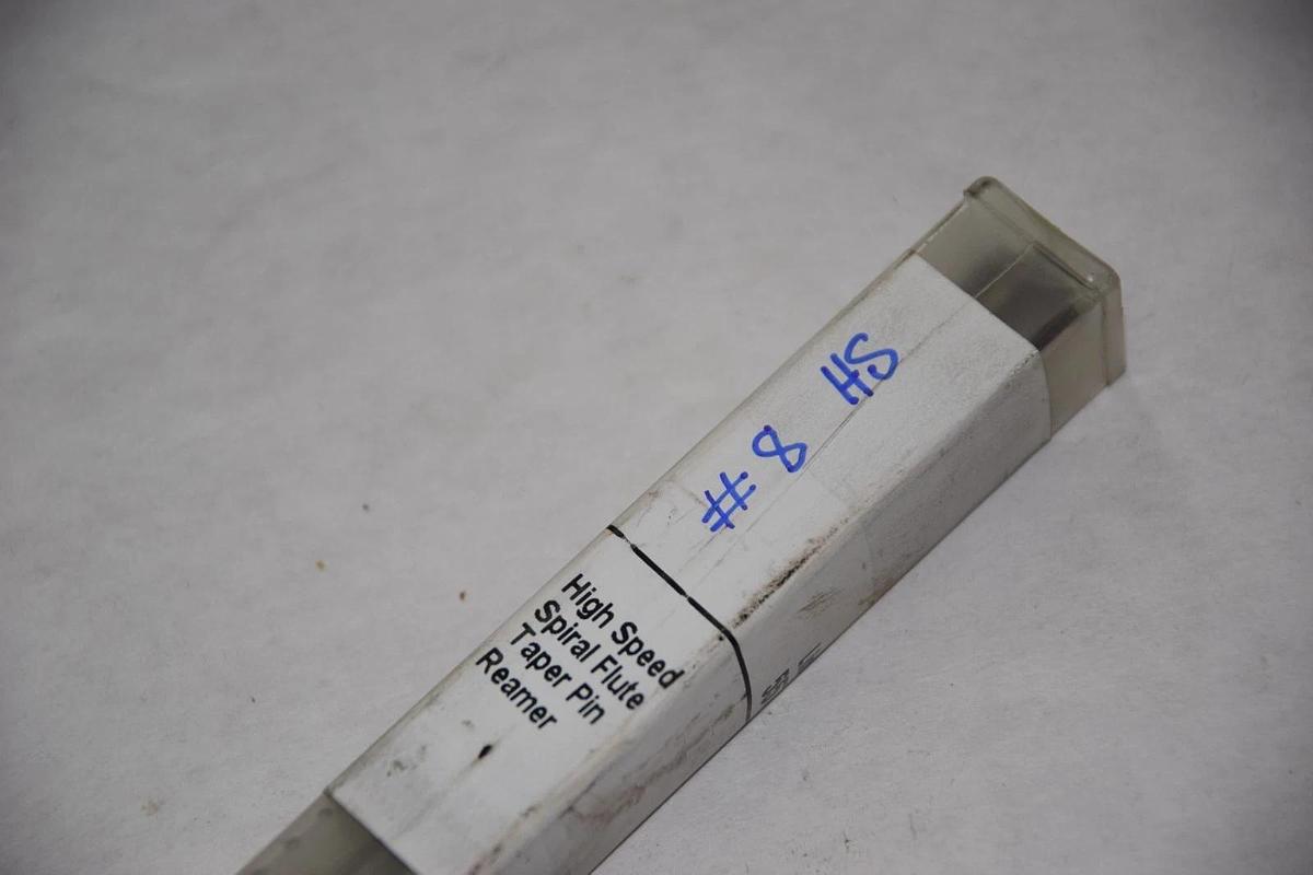 NO NAME 557 HSS #8 HIGH SPEED HELICAL FLUTE TAPER PIN REAMER NEW
