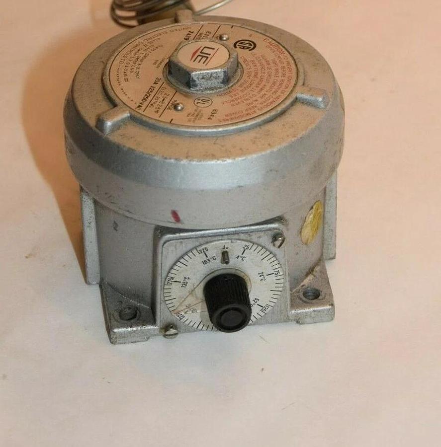 Used UE UNITED ELECTRIC E110 25-325°F 20A 125/250Vac Temperature Control