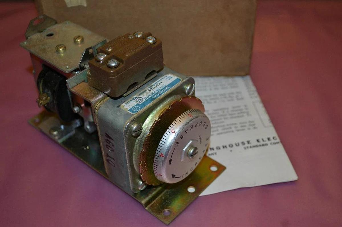 Westinghouse AM Time Relay 1597068 240v coil NEW