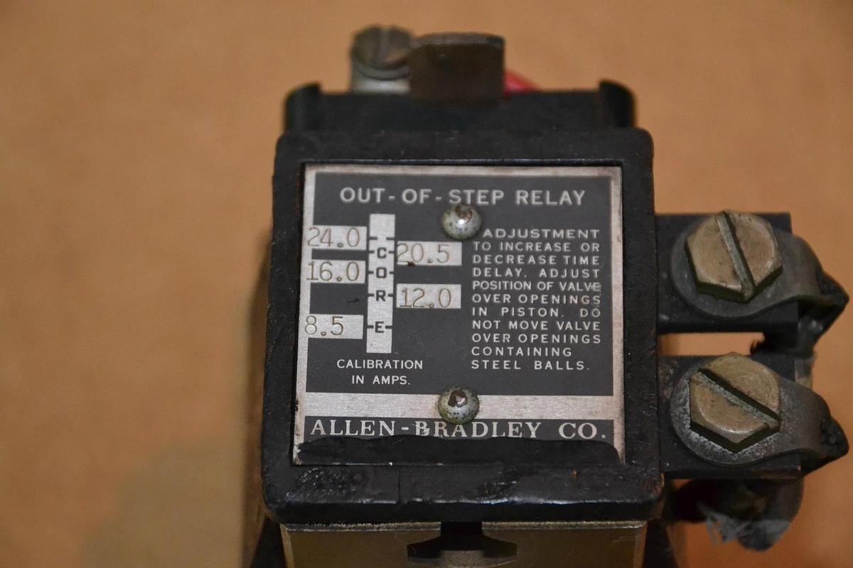 Used ALLEN BRADLEY AB OUT OF STEP RELAY OUT-OF-STEP RELAY 24.0 20.5 16.0 12.0 8.5