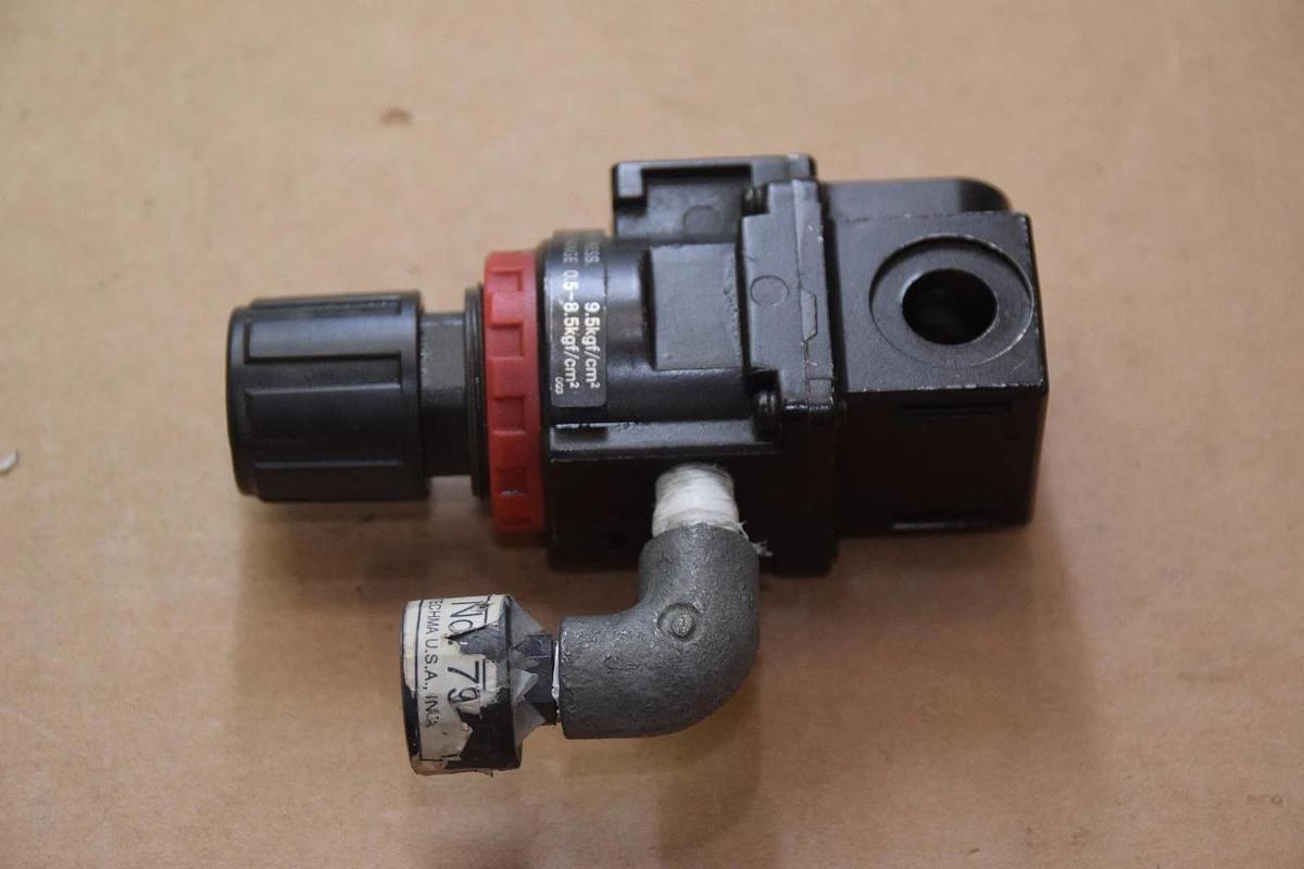 Used KOGANEI R300M R-300M 0.5-8.5kgf REGULATOR