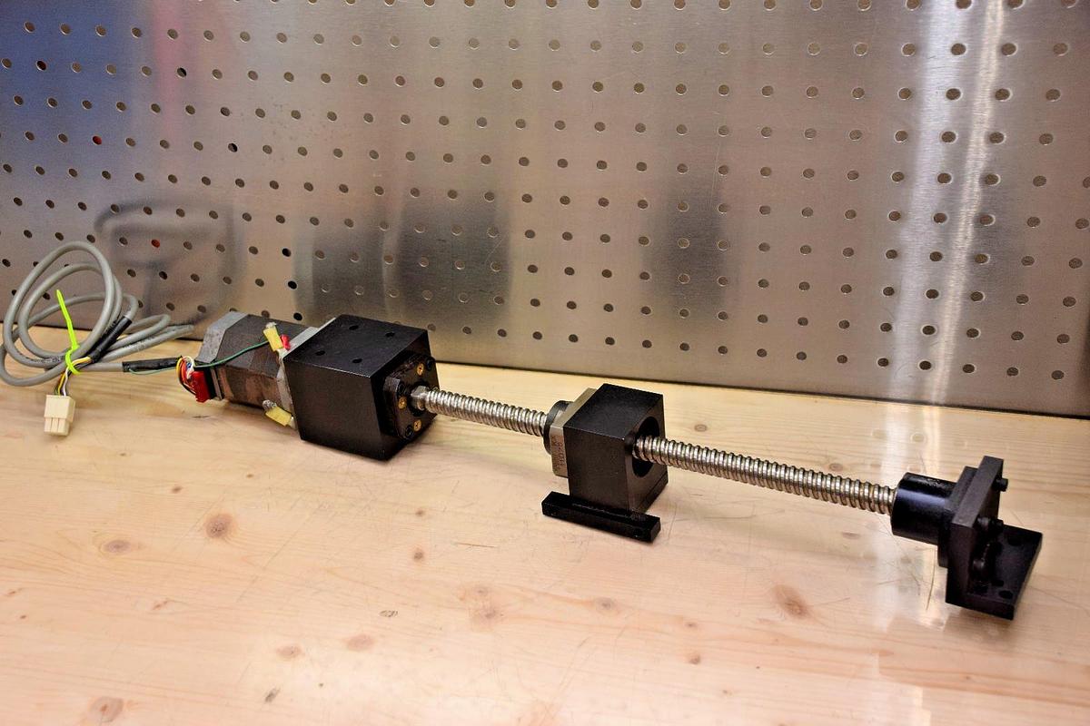 Used PACIFIC SCIENTIFIC P22NRXA-LNN-NS-00 MOTOR, Ball Screw, leaner slide rail motor