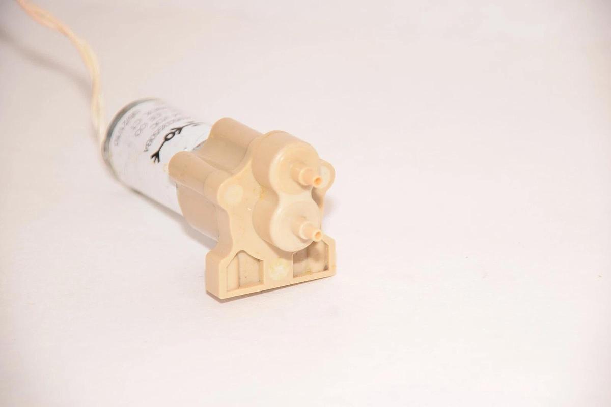 Used THE LEE CO. LPLX0503550BA 24Vdc Micro Diaphragm Water Pump