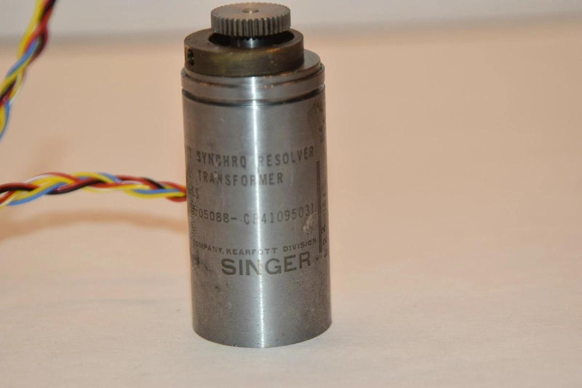 Used SINGER / KEARFOTT 05088-CR41095031 2500Hz SYNCHRO RESOLVER