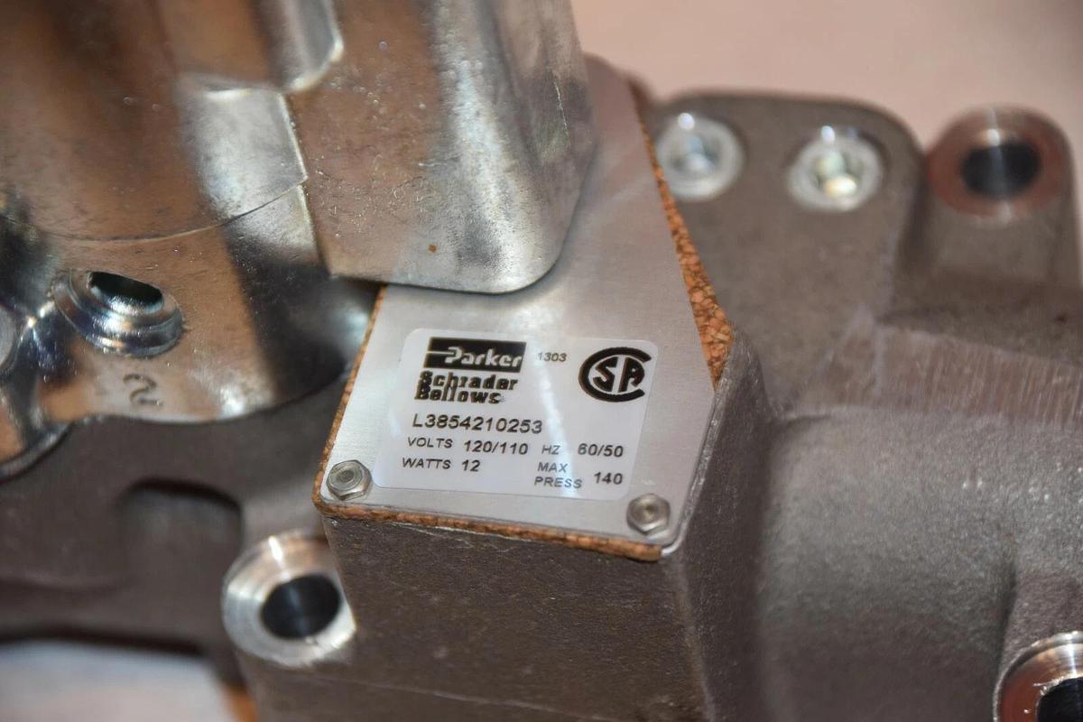 (New) Parker Schrader Bellows L3854210253 Valve Assembly