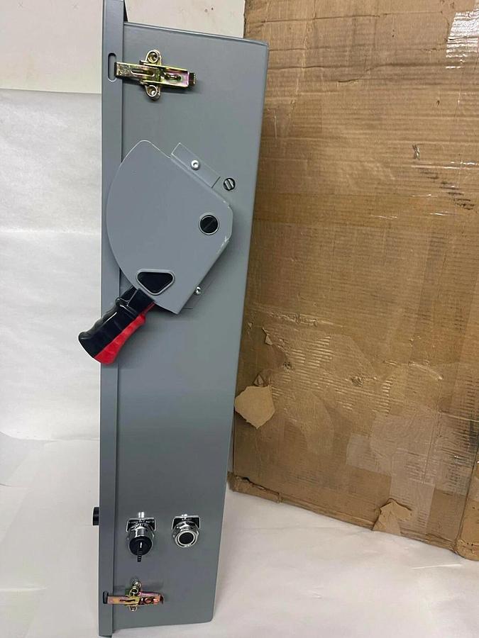 (New) Square D SCHNEIDER ELECTRIC 8940SSC2007V02SY74 AC pump control panel 30A