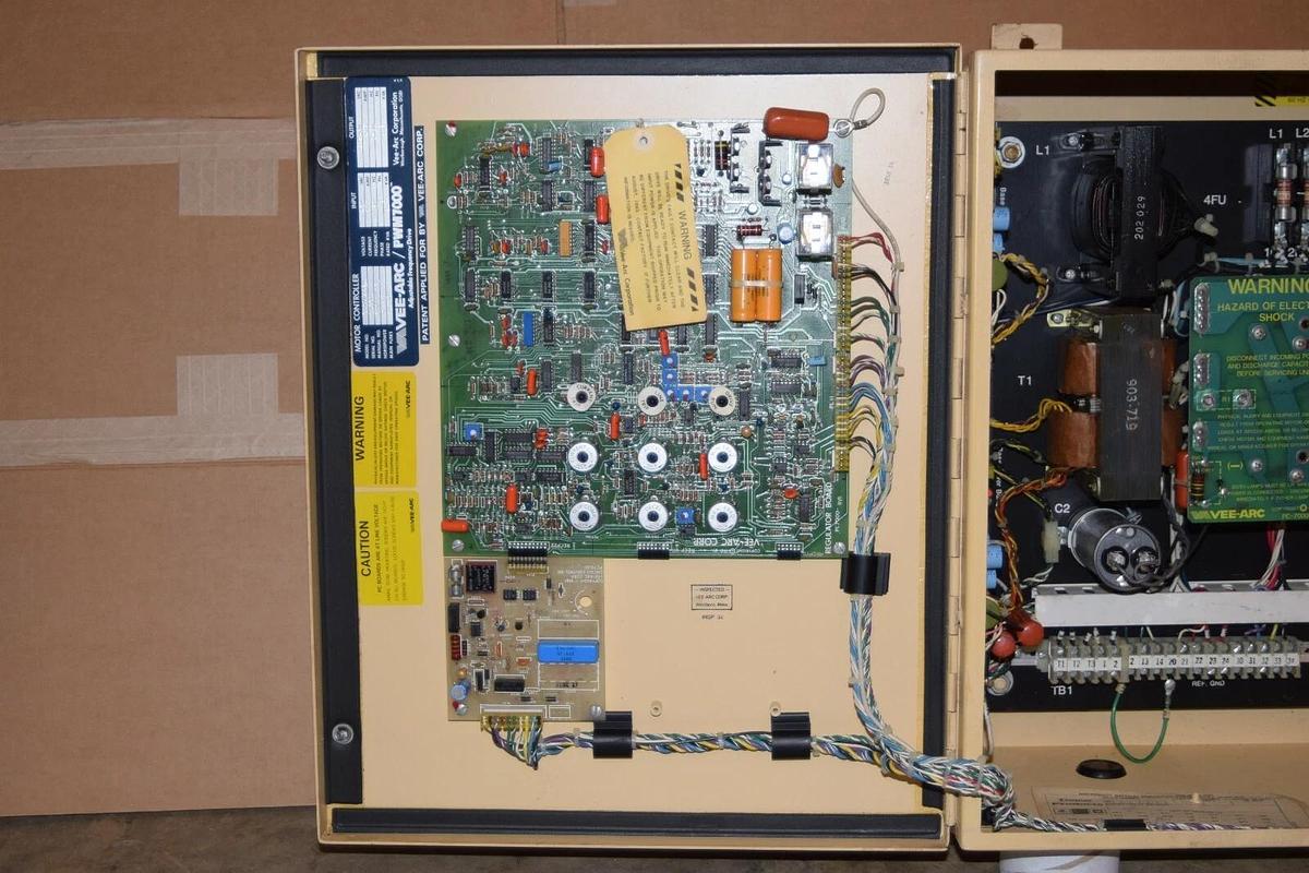 Used VEE-ARC PWM7000 8030U-A21 Adj. Freq Drive Motor Controller 3hp 3 hp 3.4kva 3Ph