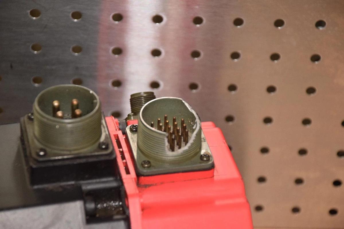 Used Fanuc AC Servo Motor A06B-0501-B756 w/ Encoder A860-0360-T101 Model 10