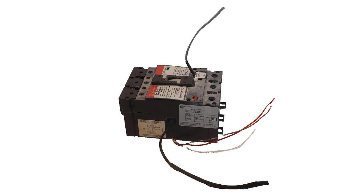 Used GE GENERAL ELECTRIC SELA36AI0100 100A 100 A Breaker SBPE100A Shunt SAUXPAB1 Aux