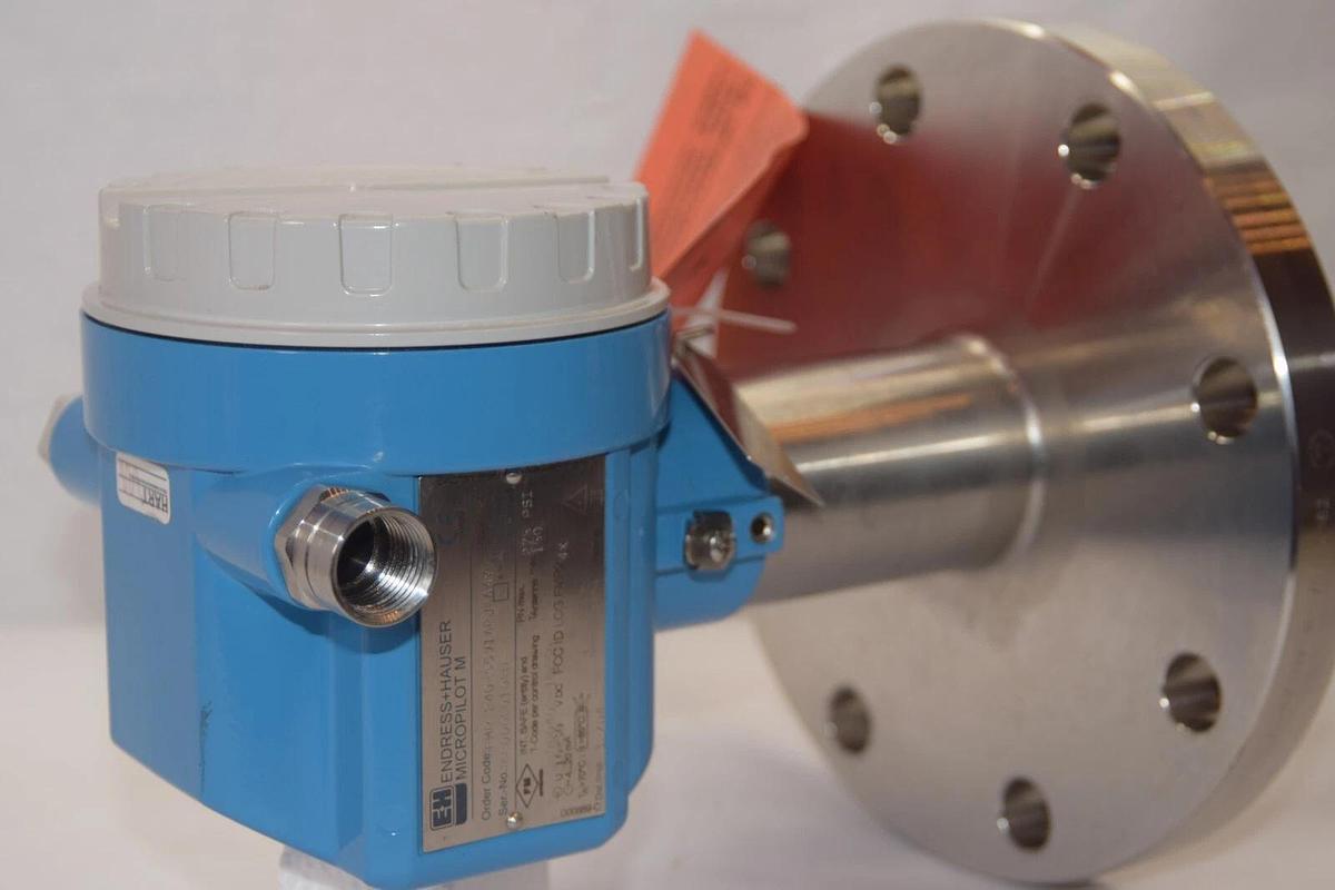 Used ENDRESS + HAUSER Level Radar Micropilot FMR240 FMR240-S5V1APJBA4Y 4" (used)