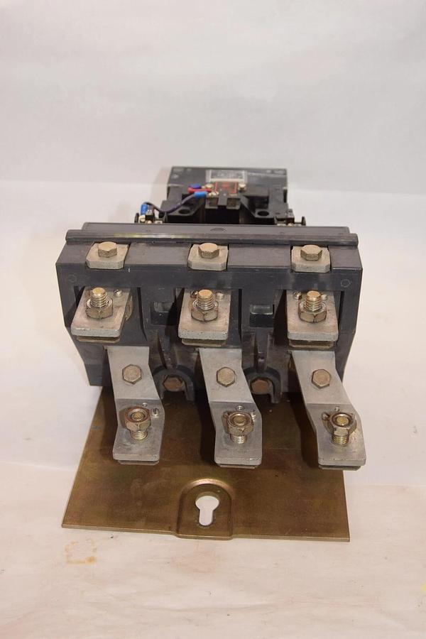 Used ALLEN BRADLEY 712 926401 712-926401 Series K Size 5 120V Coil Starter