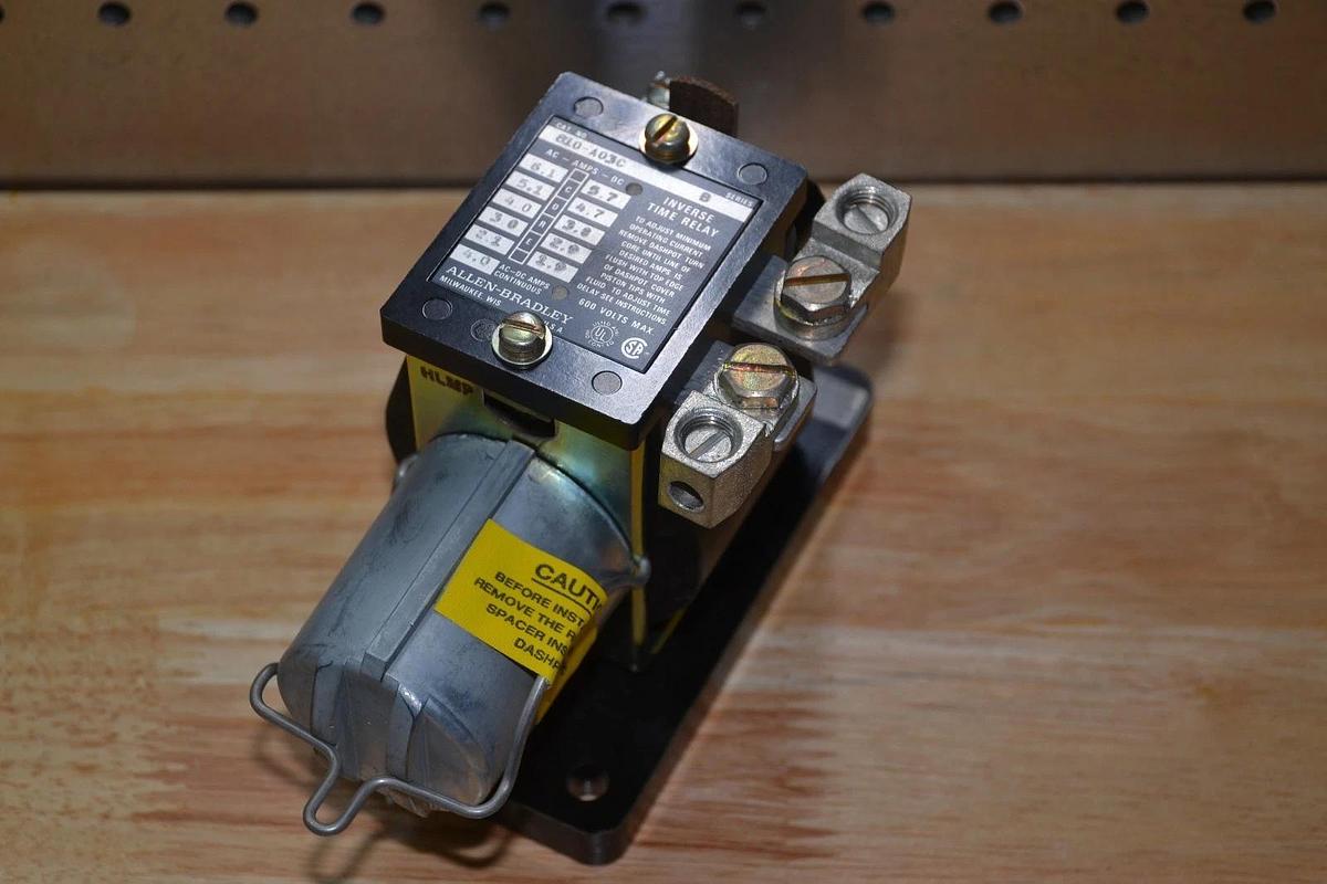 Allen Bradley Overload Relay 810-A03C 810 A03C 810A03C 600V 600 V NEW
