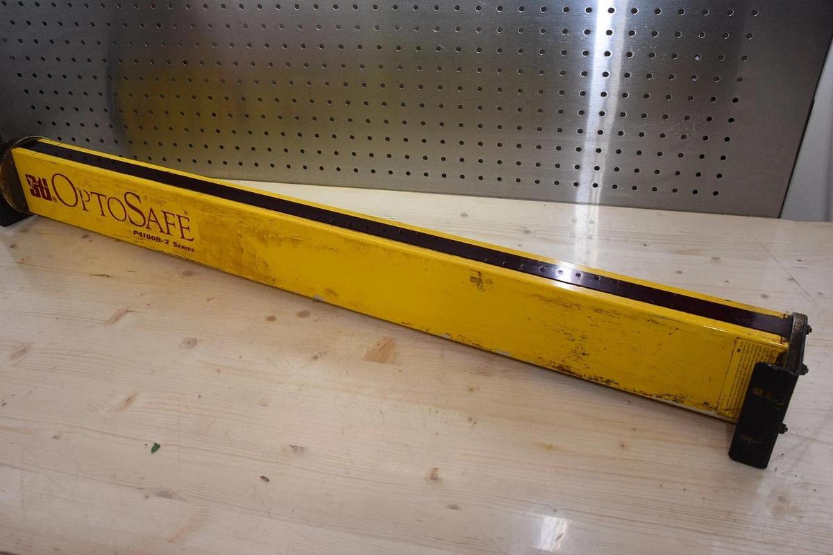 Used STI OPTOSAFE P4136B-2, P4100B-2, SERIES 36" 100' RANGE SAFETY LIGHT CURTAIN